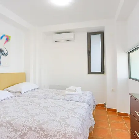 Kalma Pente 네아 모우다니아