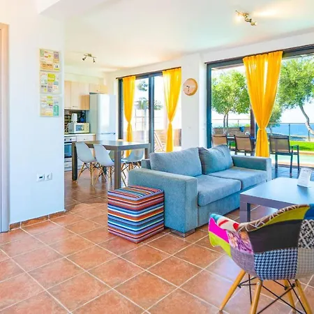 Kalma Pente 빌라 네아 모우다니아