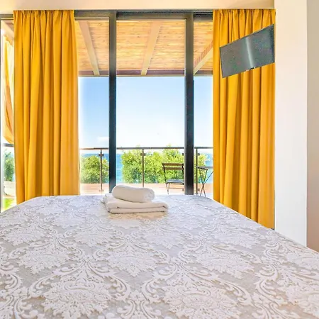 Kalma Pente 네아 모우다니아