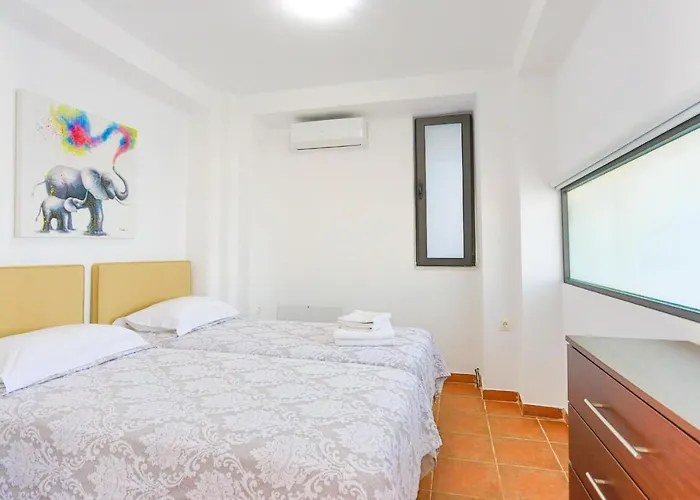 Kalma Pente Nea Moudania