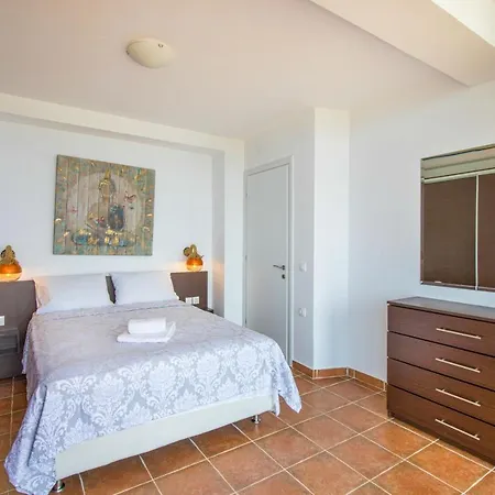 Kalma Pente Вилла Неа-Муданья