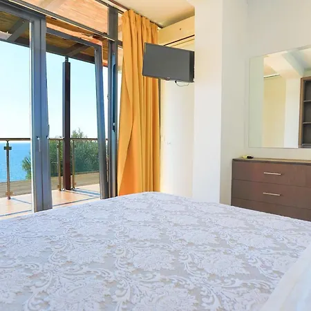 Kalma Pente Вилла Неа-Муданья